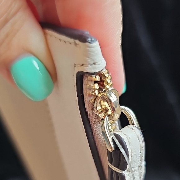 Kate Spade NWT Lucy Colorblock Pebbled Leather Medium L-zip Wristlet - Picture 4 of 8